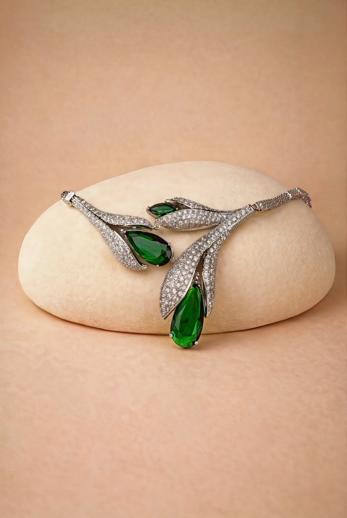 Frosted Vine Necklace